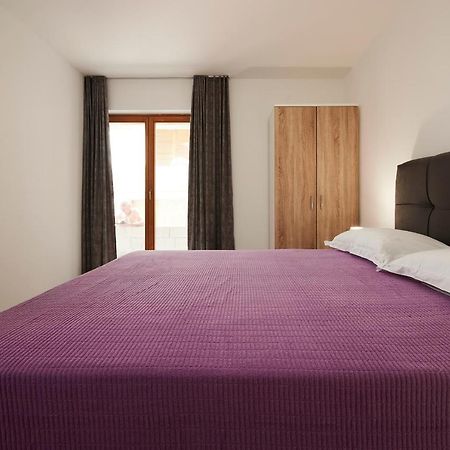 Cutan Apartment Трогир Екстериор снимка