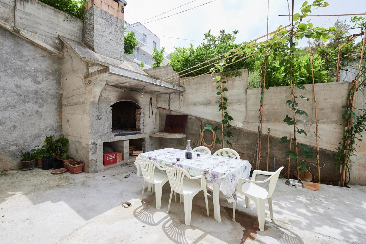 Cutan Apartment Трогир Екстериор снимка