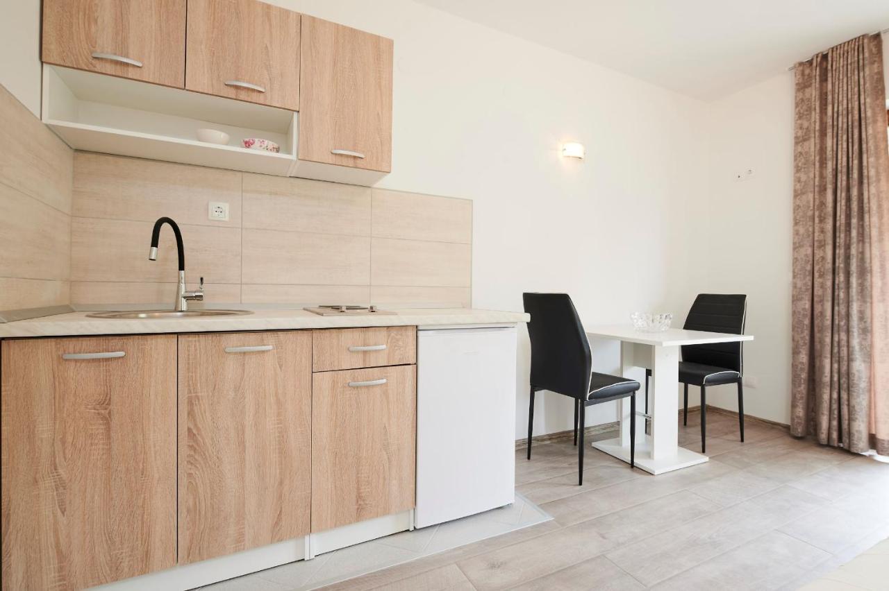Cutan Apartment Трогир Екстериор снимка