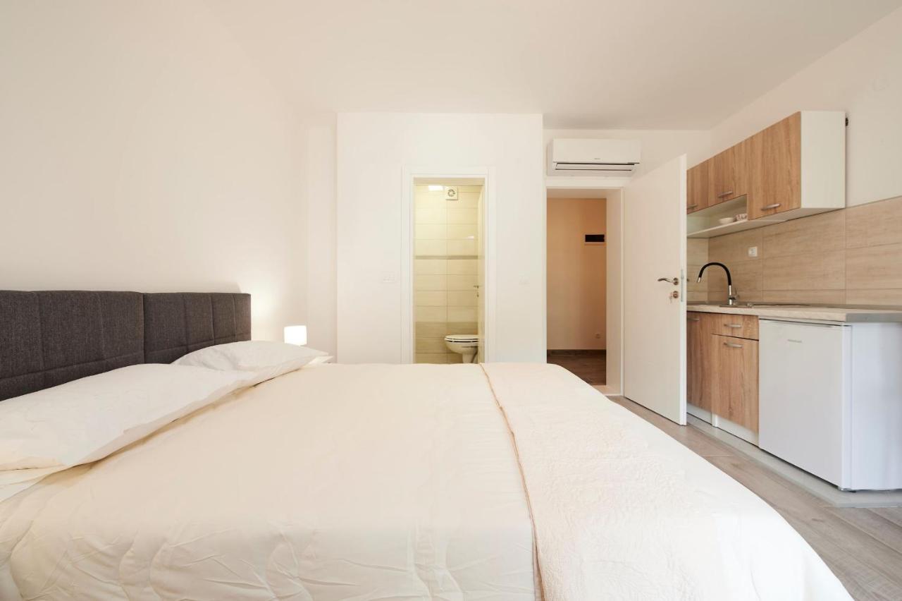 Cutan Apartment Трогир Екстериор снимка