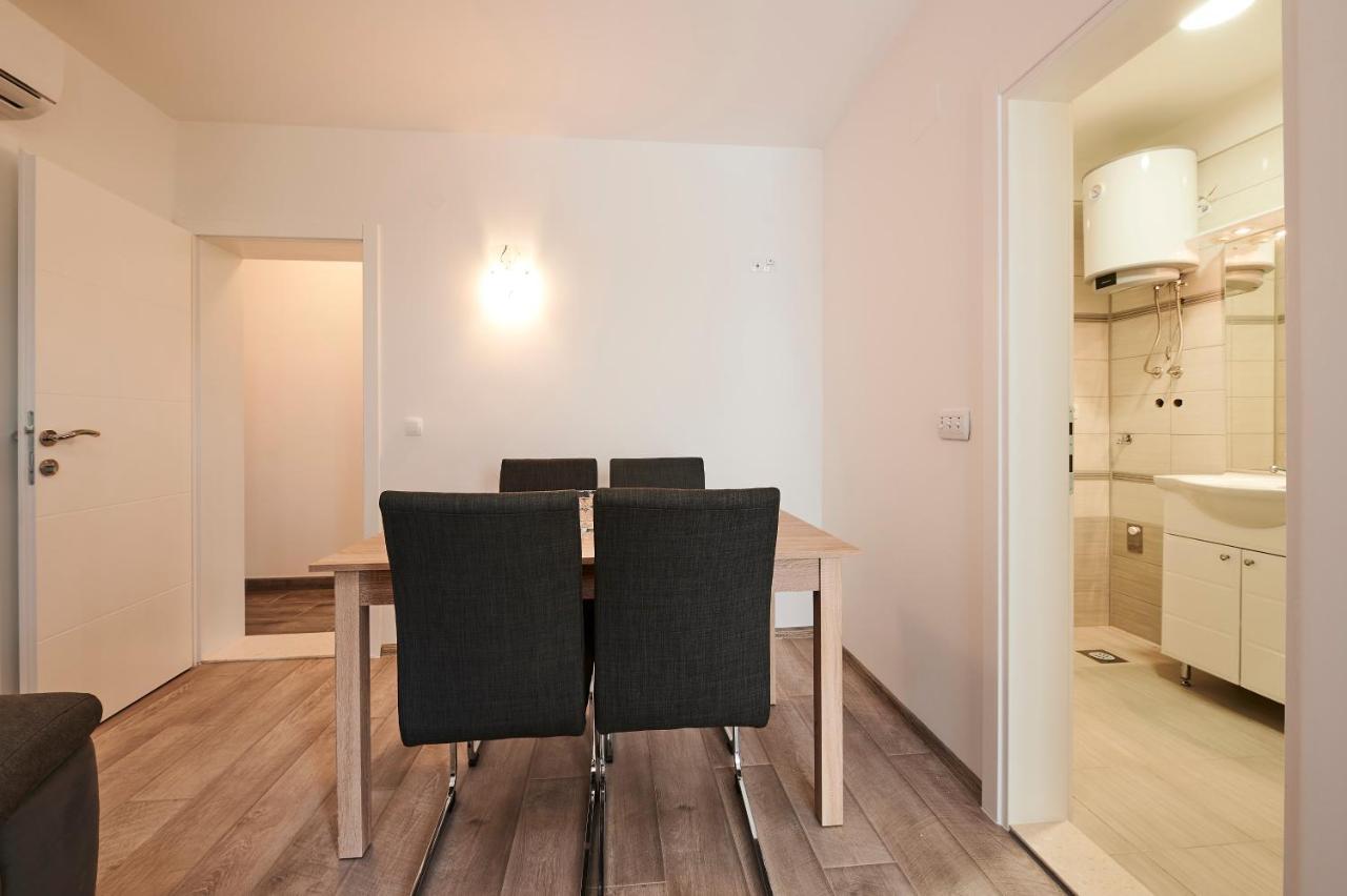 Cutan Apartment Трогир Екстериор снимка