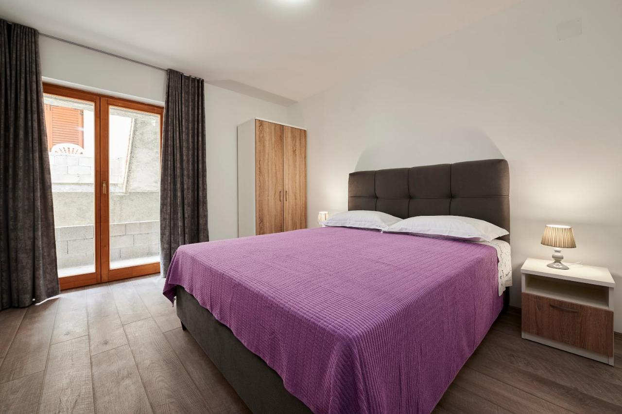 Cutan Apartment Трогир Екстериор снимка