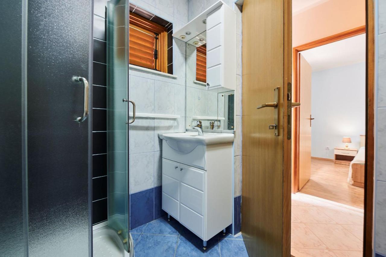 Cutan Apartment Трогир Екстериор снимка