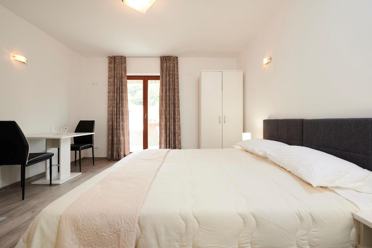Cutan Apartment Трогир Екстериор снимка