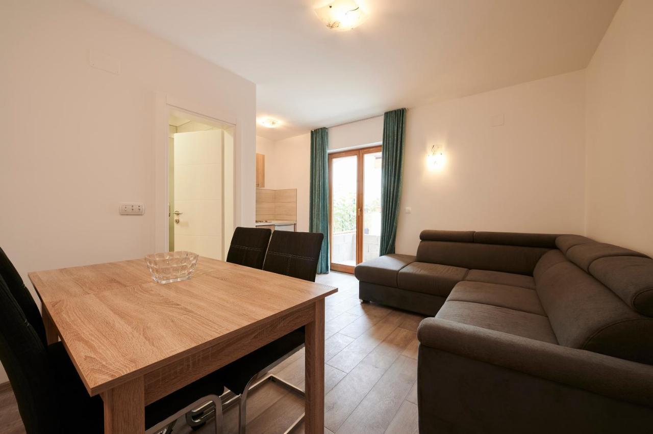 Cutan Apartment Трогир Екстериор снимка