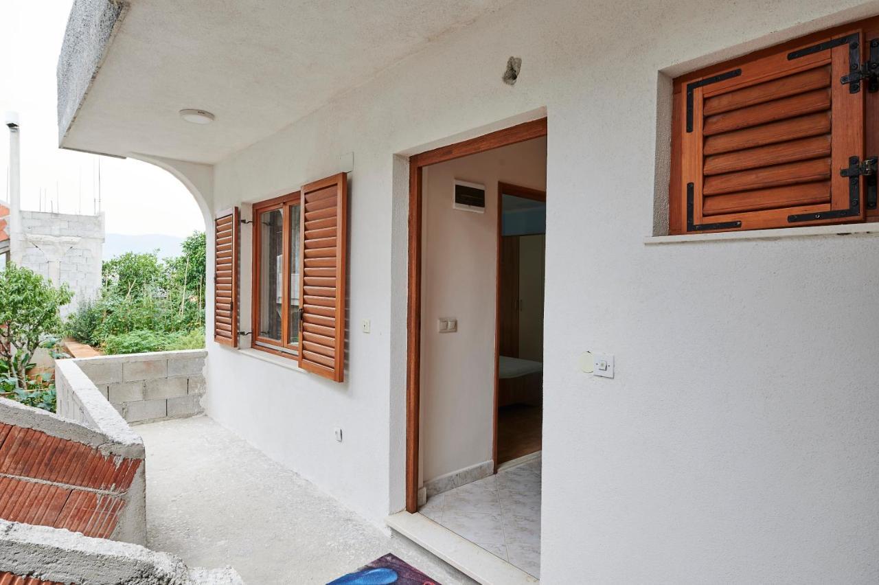 Cutan Apartment Трогир Екстериор снимка