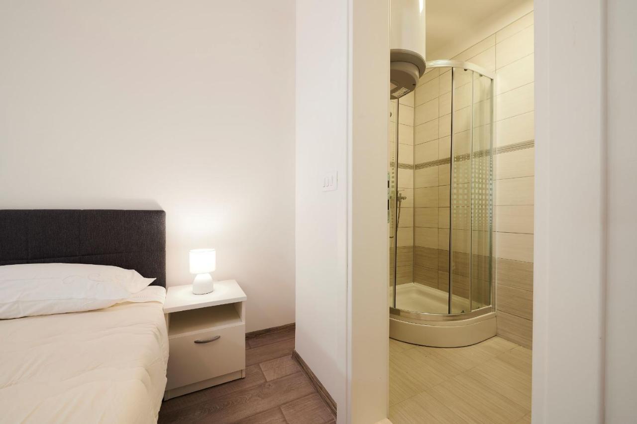 Cutan Apartment Трогир Екстериор снимка