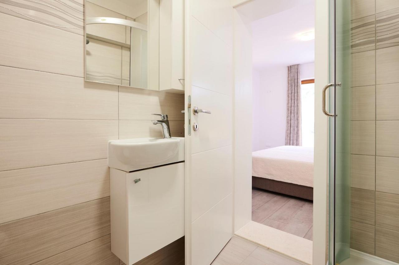 Cutan Apartment Трогир Екстериор снимка