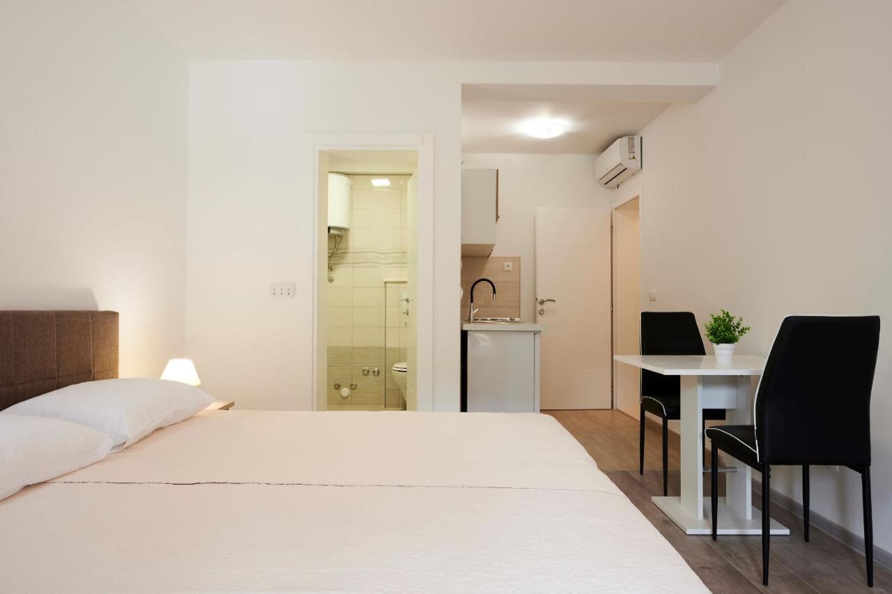 Cutan Apartment Трогир Екстериор снимка