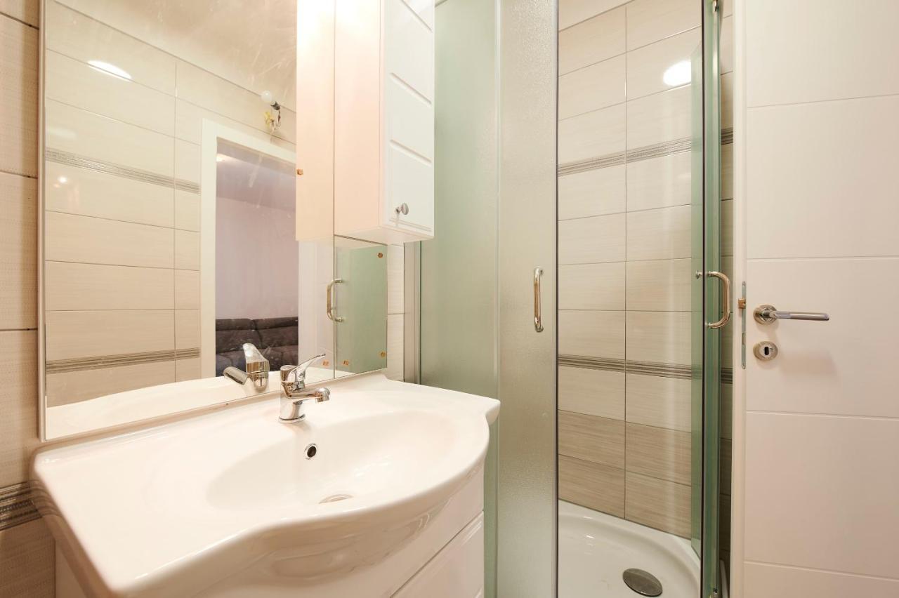 Cutan Apartment Трогир Екстериор снимка