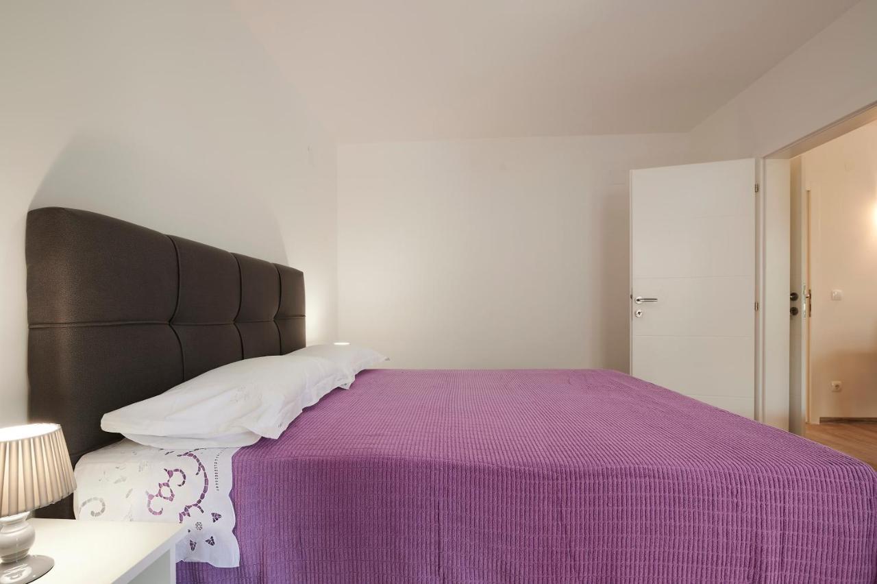 Cutan Apartment Трогир Екстериор снимка
