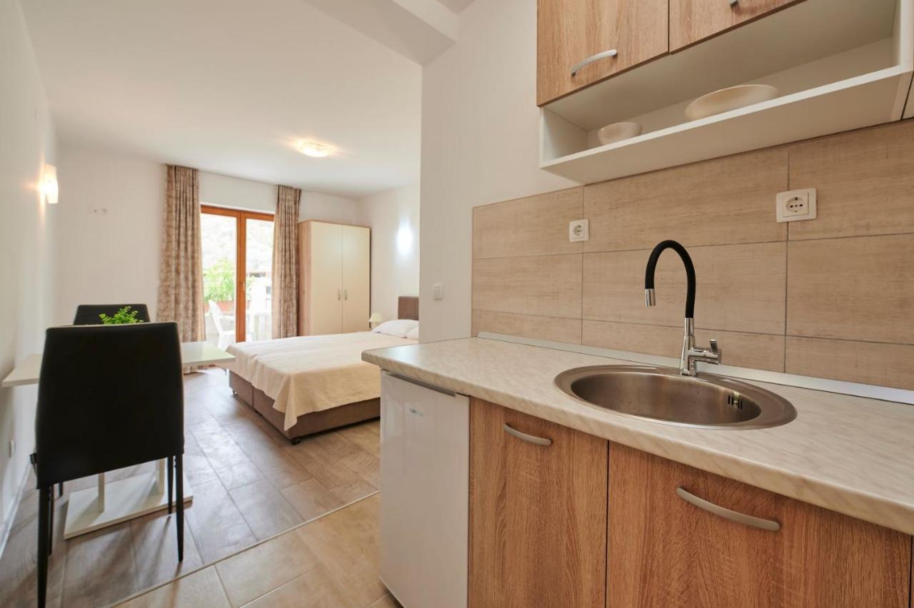 Cutan Apartment Трогир Екстериор снимка