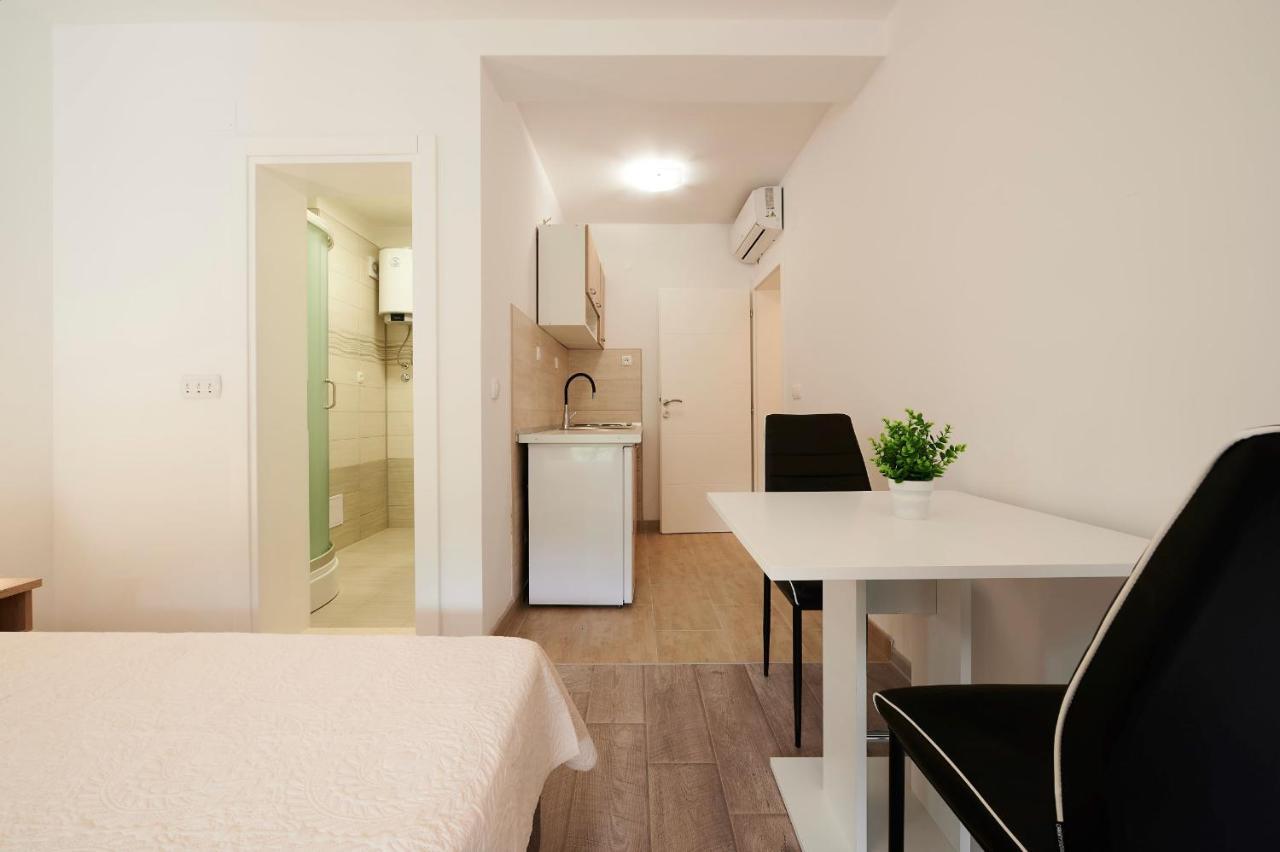 Cutan Apartment Трогир Екстериор снимка