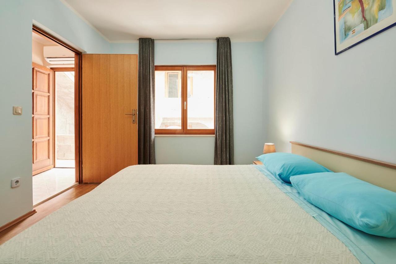 Cutan Apartment Трогир Екстериор снимка