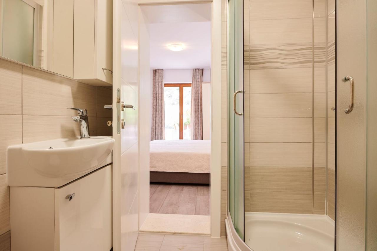 Cutan Apartment Трогир Екстериор снимка